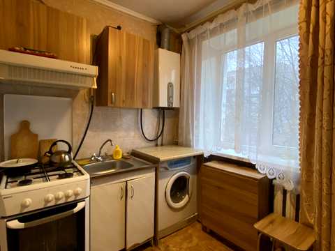 квартира за адресою Василя Сухомлинського вул. (Совхозна), 40