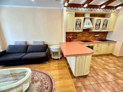квартира по адресу Королеви Єлизавети ІІ ул. (Глинки), 2