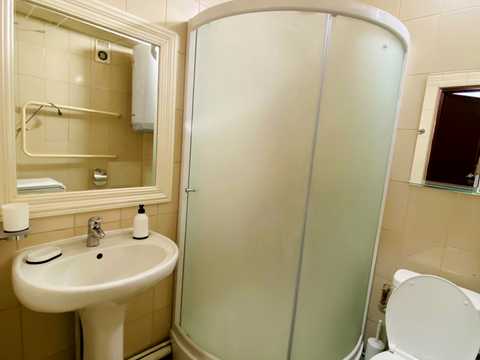 квартира за адресою Анни Ахматової вул., 16-Б