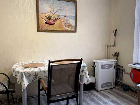 будинок за адресою Колекторна вул., 1