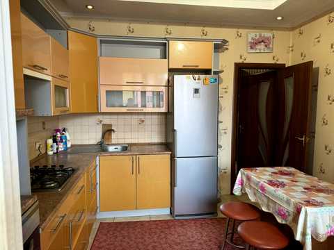 квартира по адресу Будівельників ул., 10
