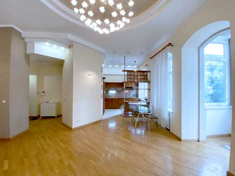 квартира за адресою Михайлівська вул., 19