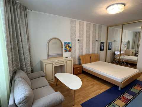 квартира за адресою Анни Ахматової вул., 35-А