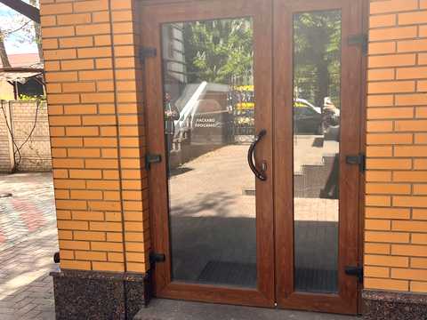 комерційна за адресою Шевченка вул., 22