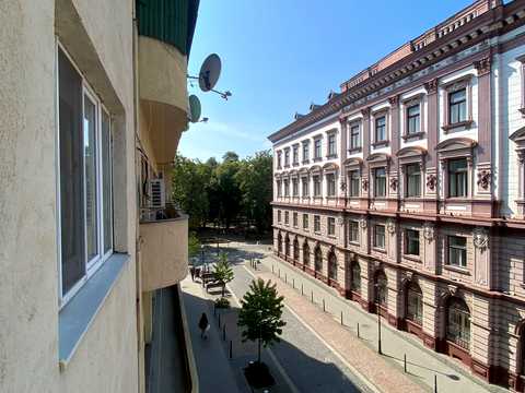 квартира по адресу Леси Украинки ул., 1