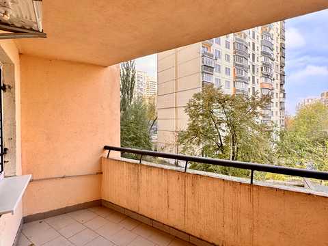 комерційна за адресою Митрополита Василя Липківського вул. (Урицького), 18