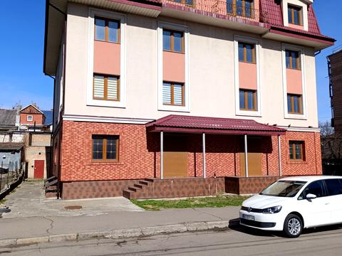 комерційна за адресою Рівне, вул. Пересопницька, 170