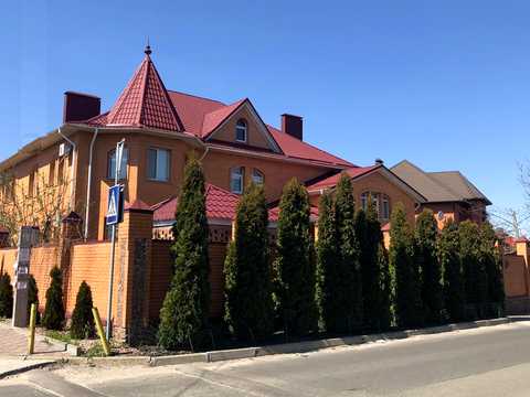комерційна за адресою Травнева вул.