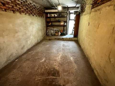 паркомісце за адресою Тернопільська вул., 17