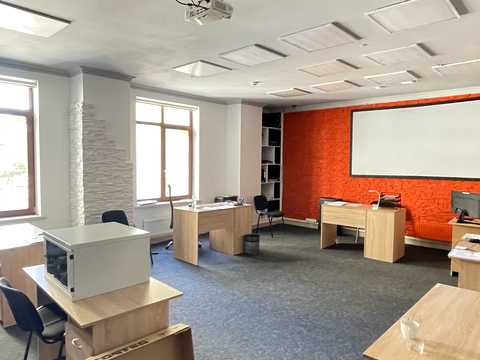 комерційна за адресою Грецька вул., 1а