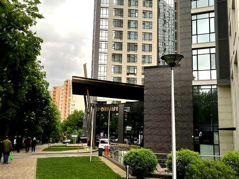 комерційна за адресою Київ, Деміївська вул., 31