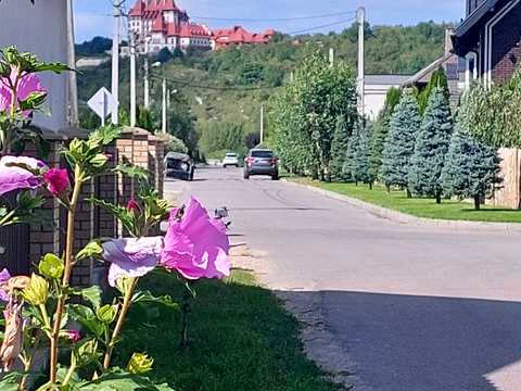 будинок за адресою Героїв УПА вул., 27