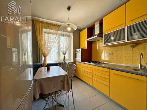 квартира за адресою Михайла Лушпи просп. (Космонавтів), 42