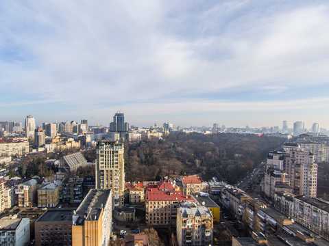 комерційна за адресою Саксаганського вул., 121