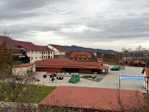участок по адресу Озерна, 1