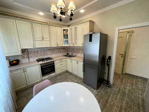 квартира за адресою Михайла Комарова вул., 11