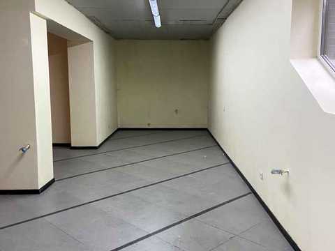 комерційна за адресою Залізнична вул., 49