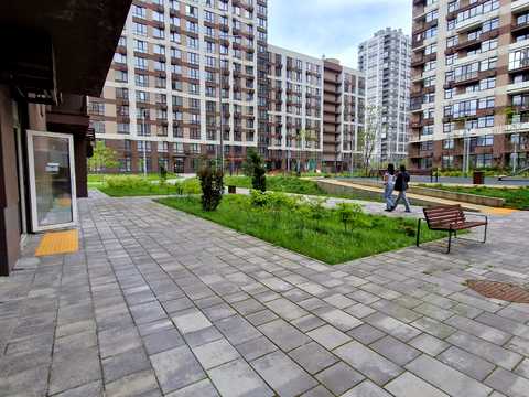комерційна за адресою Генерала Грекова вул., 2