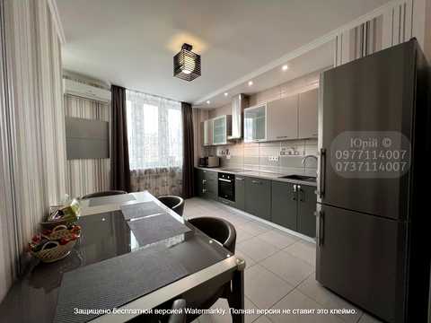 квартира за адресою Анни Ахматової вул., 30