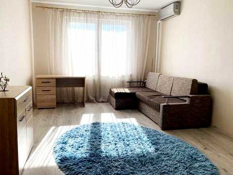 квартира за адресою Софії Русової вул., 5
