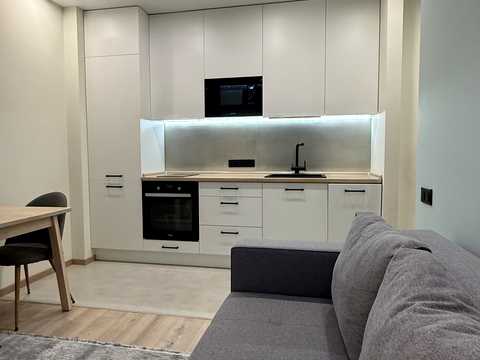 квартира за адресою Салютна вул., 2