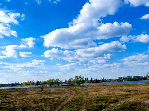 ділянка за адресою центральна