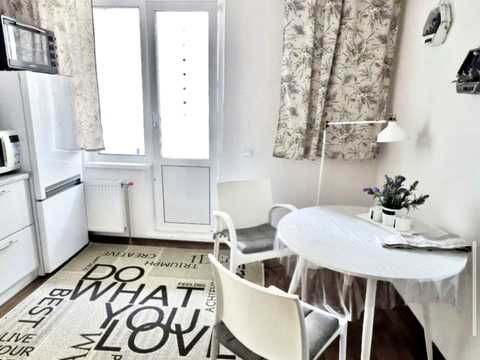 квартира за адресою Софії Русової вул., 7