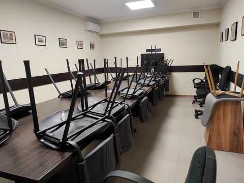 комерційна за адресою Леонтовича вул. (Бєлінського), 4