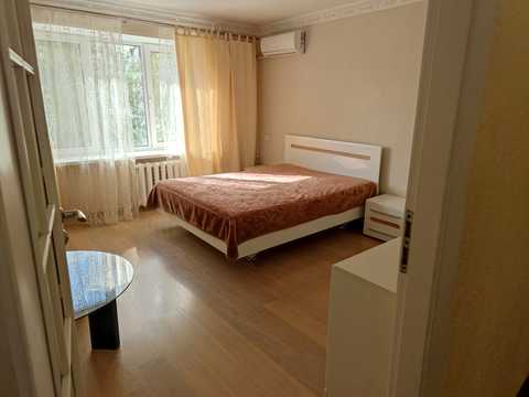 квартира за адресою Менахем-Мендл Шнеєрсона вул. (Мініна), 5