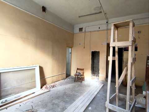комерційна за адресою Варшавська вул., 46