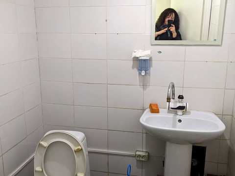 комерційна за адресою Почайнинська вул., 52
