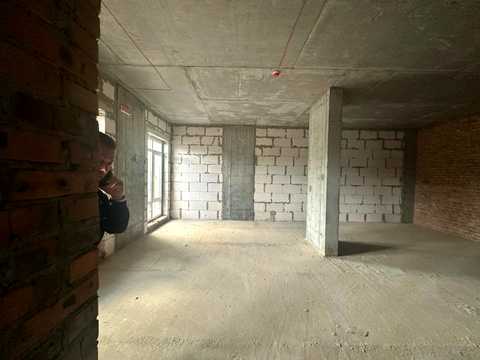 комерційна за адресою Молодіжна вул., 7