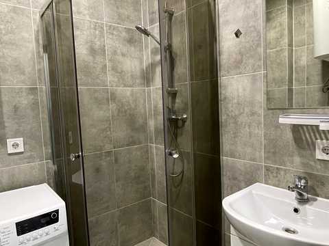 квартира за адресою Київ, Салютна вул., 2к4