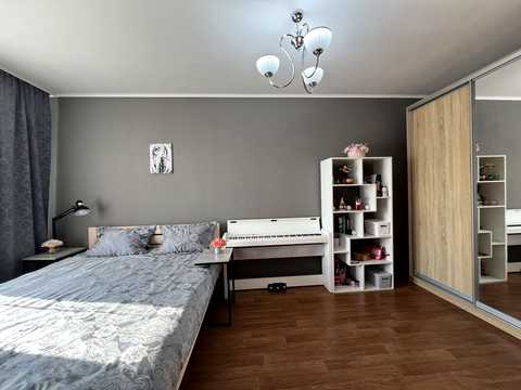 квартира за адресою Софії Русової вул., 5-Б