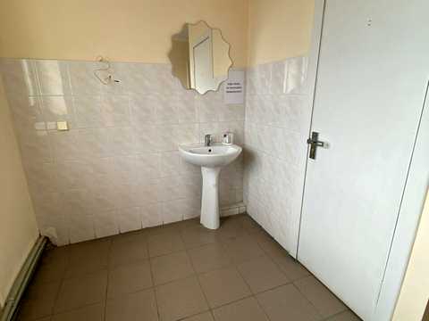 комерційна за адресою Івана Макуха вул., 2а