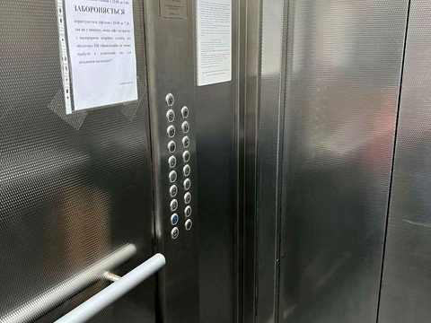 комерційна за адресою Мечникова вул., 19