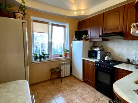 квартира за адресою Братиславська вул., 40