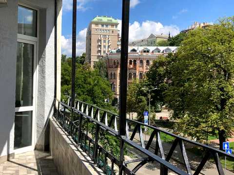 квартира за адресою Заньковецько, 5/2