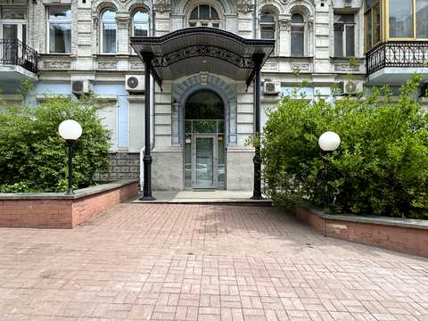 комерційна за адресою Тарасівська вул., 19