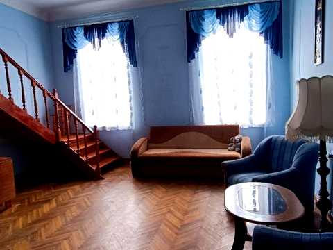 квартира за адресою Головна, 96