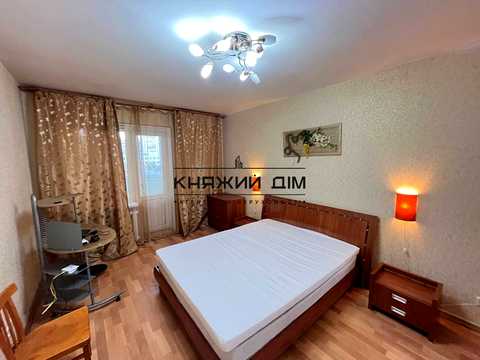 квартира по адресу Драгоманова ул., 12-А
