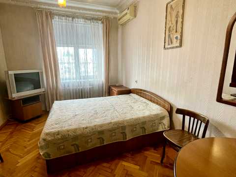 квартира за адресою Леоніда Каденюка просп. (Юрія Гагаріна), 10/2