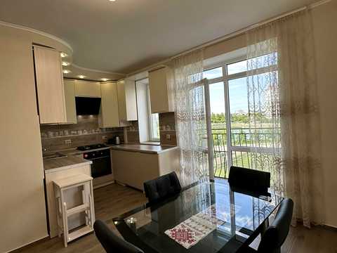 квартира за адресою Слобідська вул., 5