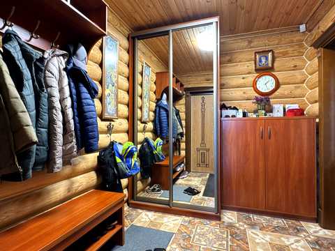 будинок за адресою с. Зарічани, Броварська, 2