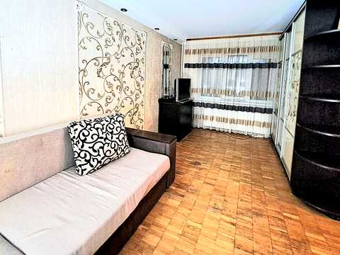 квартира за адресою вул. Академіка Курчатова, 21
