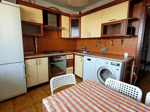 квартира за адресою Михайла Брайчевського вул. (Металістів), 1