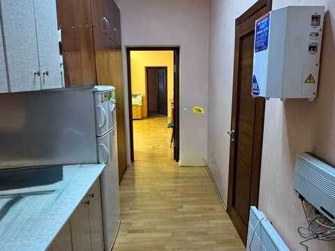 комерційна за адресою Володимира Моссаковського вул. (Клари Цеткін), 1