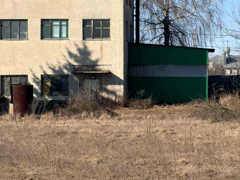 комерційна за адресою смт. Великі Бірки, Шкільна вул., 1