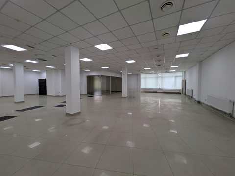 комерційна за адресою Тичини вул., 7
