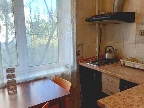 квартира за адресою Богатирська вул., 18